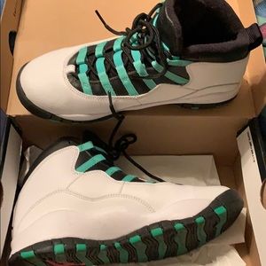Air Jordan’s 10s size 6y
